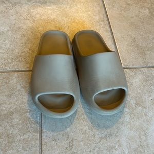 Adidas Yeezy Slide